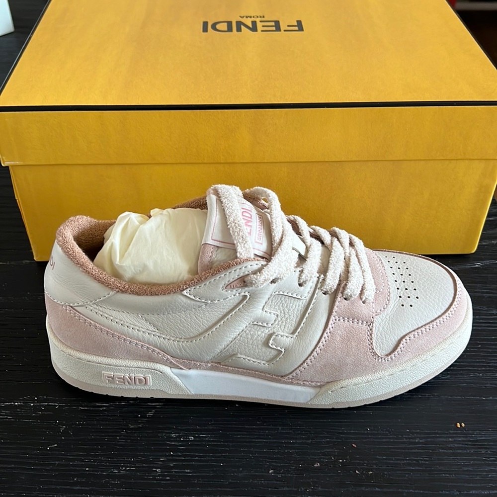 NEW in box Fendi Match Low-Tops in pink suede